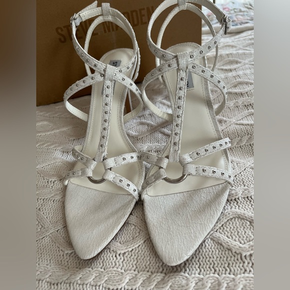 Steve Madden Silver Studded White Heels “Amour” Style Various Sizes - Picture 5 of 16